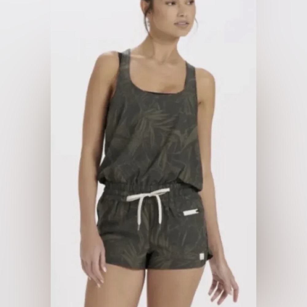 NWT Vuori clementine romper in oregano rainforest size XS